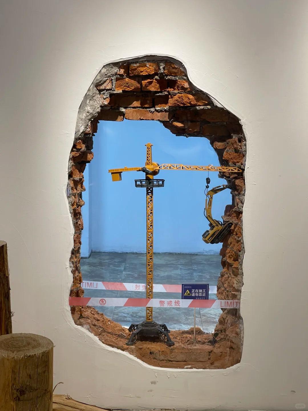 在楼上业主的闹事下，完成的艺术工程

偶然间看到的，果然绕过一些阻碍之后，真就柳