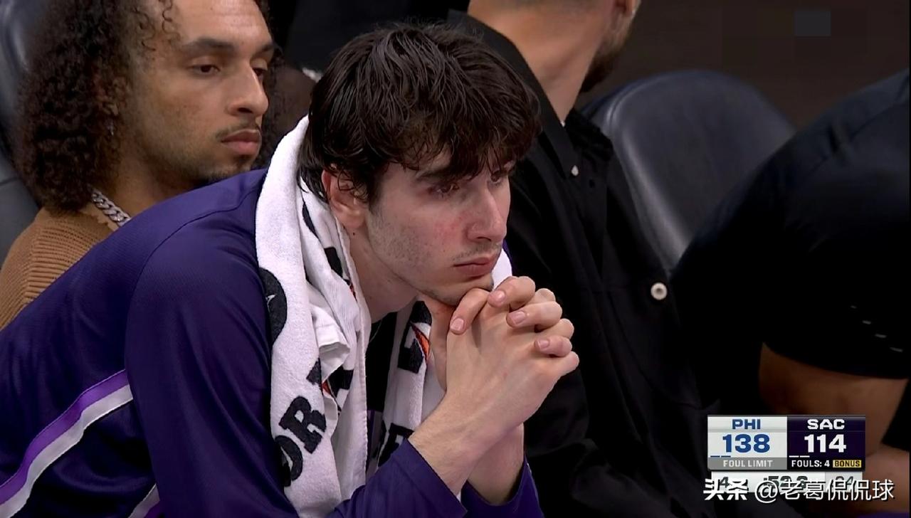 国王新秀雷诺又吃撑了！虽然今天国王在主场以118：139惨败于76人，但是雷诺在