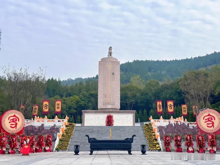 全球客家人拜祖，据专家研究论证，偃师是客家人南迁的祖根地。1700多年前客家第一