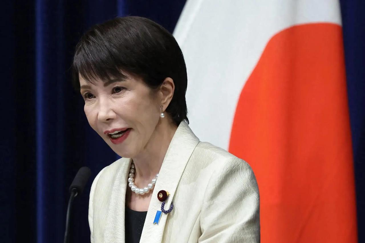 高市早苗“摊牌”不装了！日本新情报机构“挂牌”，这是要给军国主义“换壳重生”？