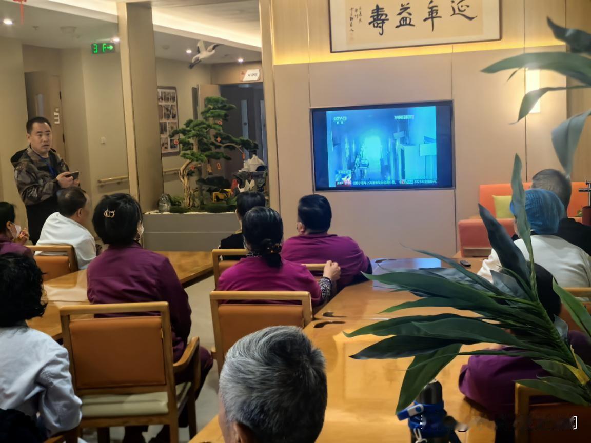 以案为鉴强培训 实战演练保安全
 
近日，万柏林区民政局安全检查组深入辖区部分养