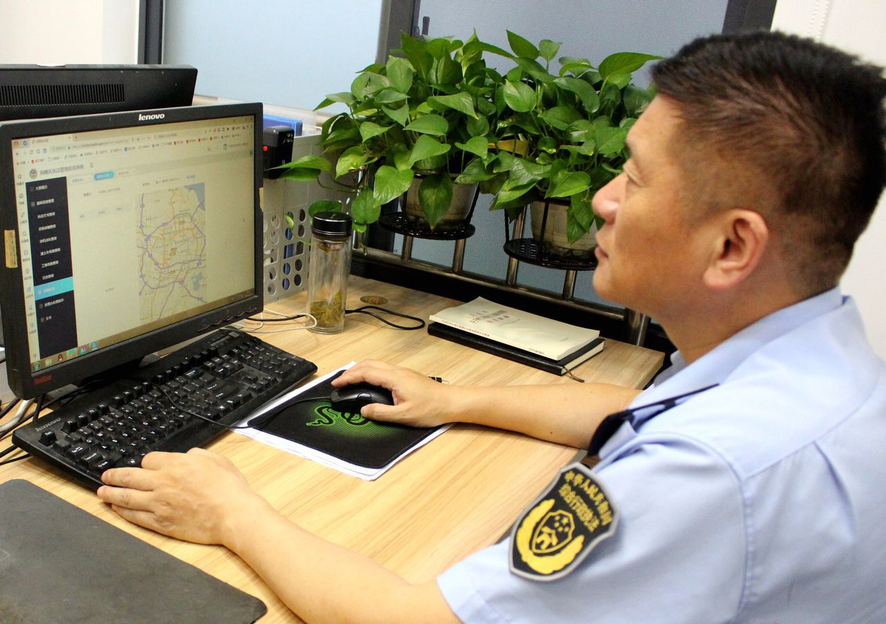 宁波海曙数字化精细治理守护秀水街烟火气 拥有千年历史的宁波秀水街开街后客流激增，