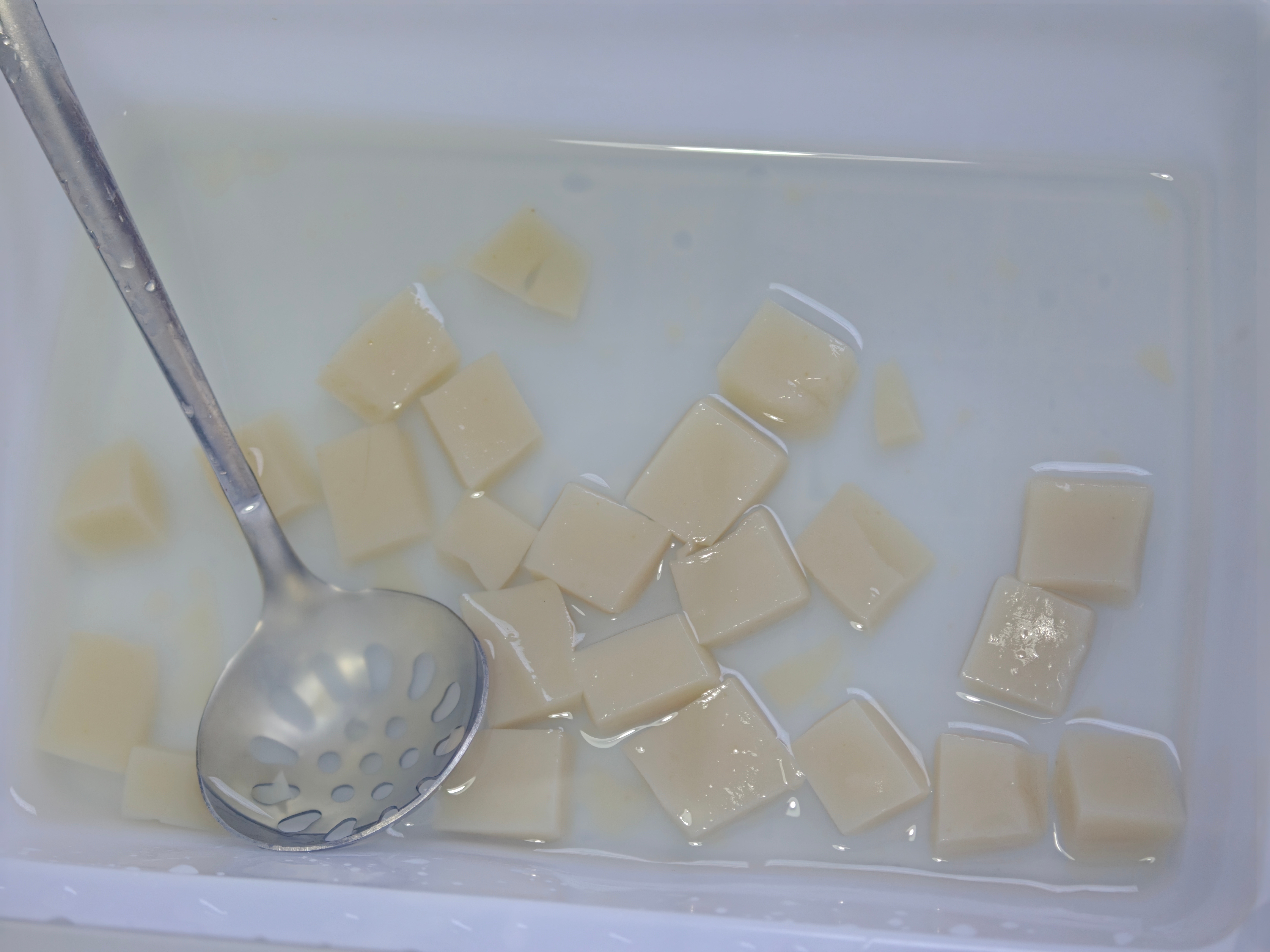 说这是金华人从小吃到大的一种冷饮 你们知道是什么吗？ 金华