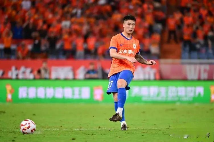 云南玉昆的胆子够肥的，连石柯这样的球员都敢招之麾下！
今天小编被一条转会信息所震