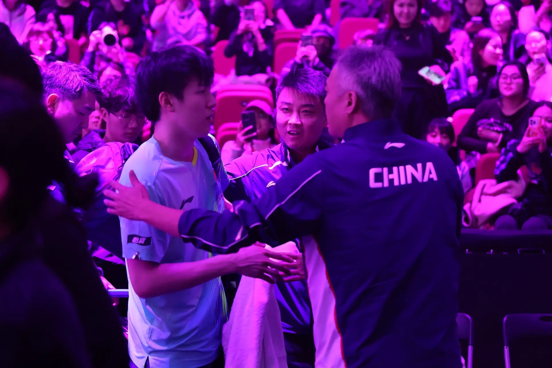 #温瑞博发文回顾重庆赛# 2026WTT重庆冠军赛男单决赛，温瑞博1-4不敌F·