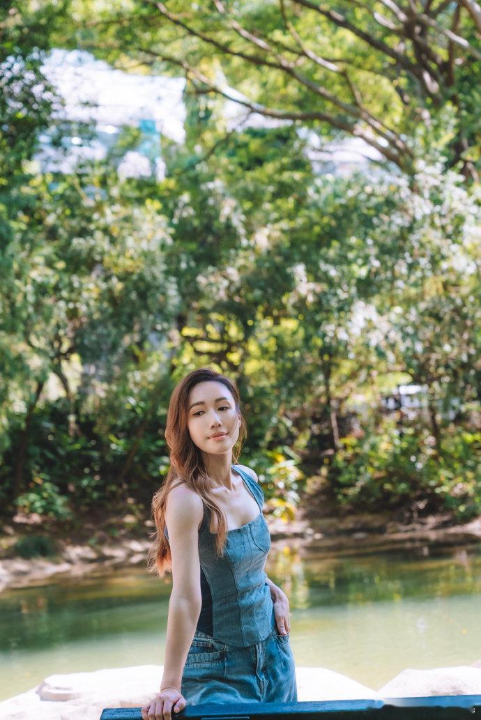 李施嬅没去浪姐却又弹又唱李施嬅弹唱周杰伦新歌一整个被惊艳住！李施嬅没去浪姐却用弹