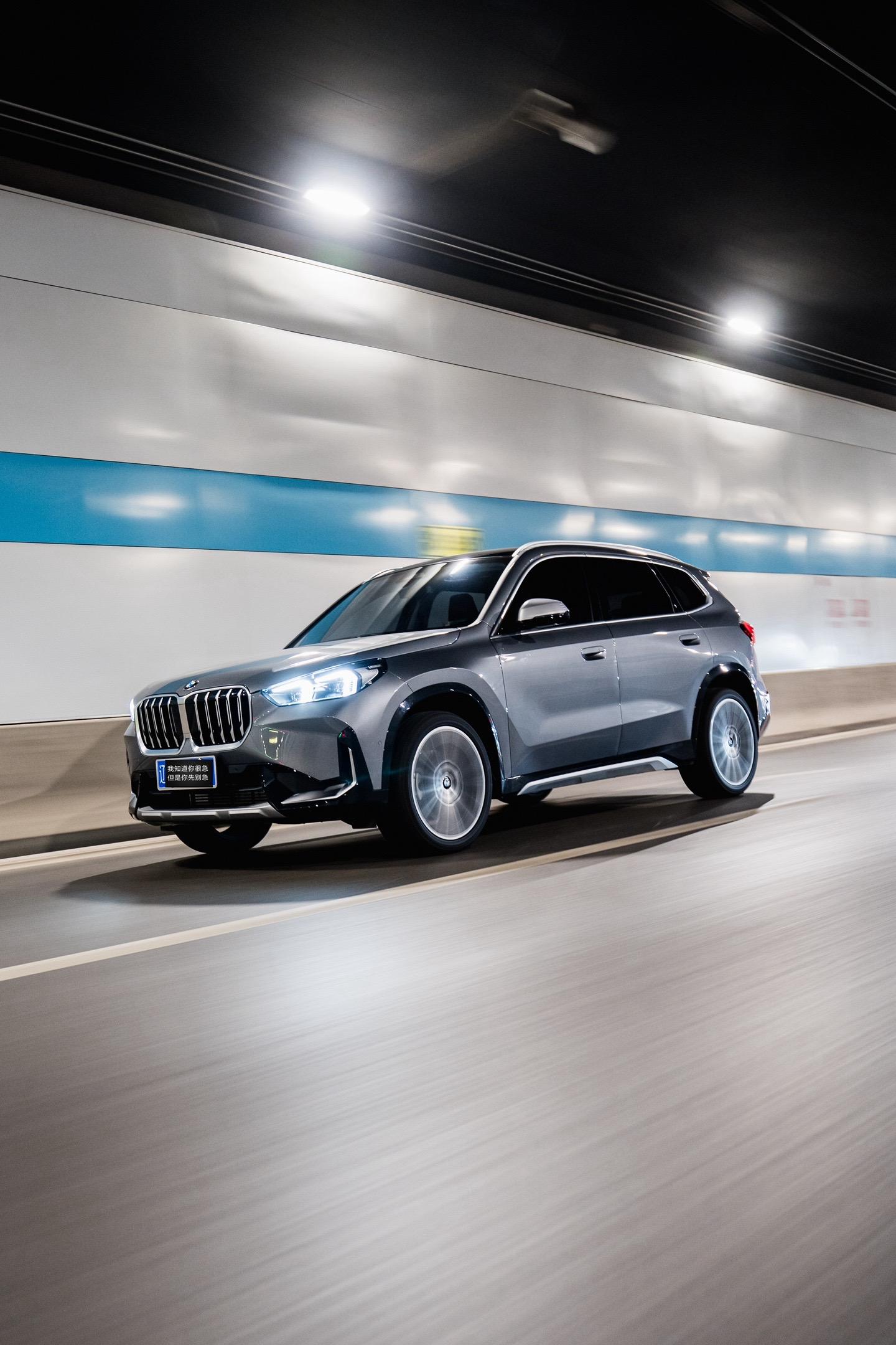 BMW X1。