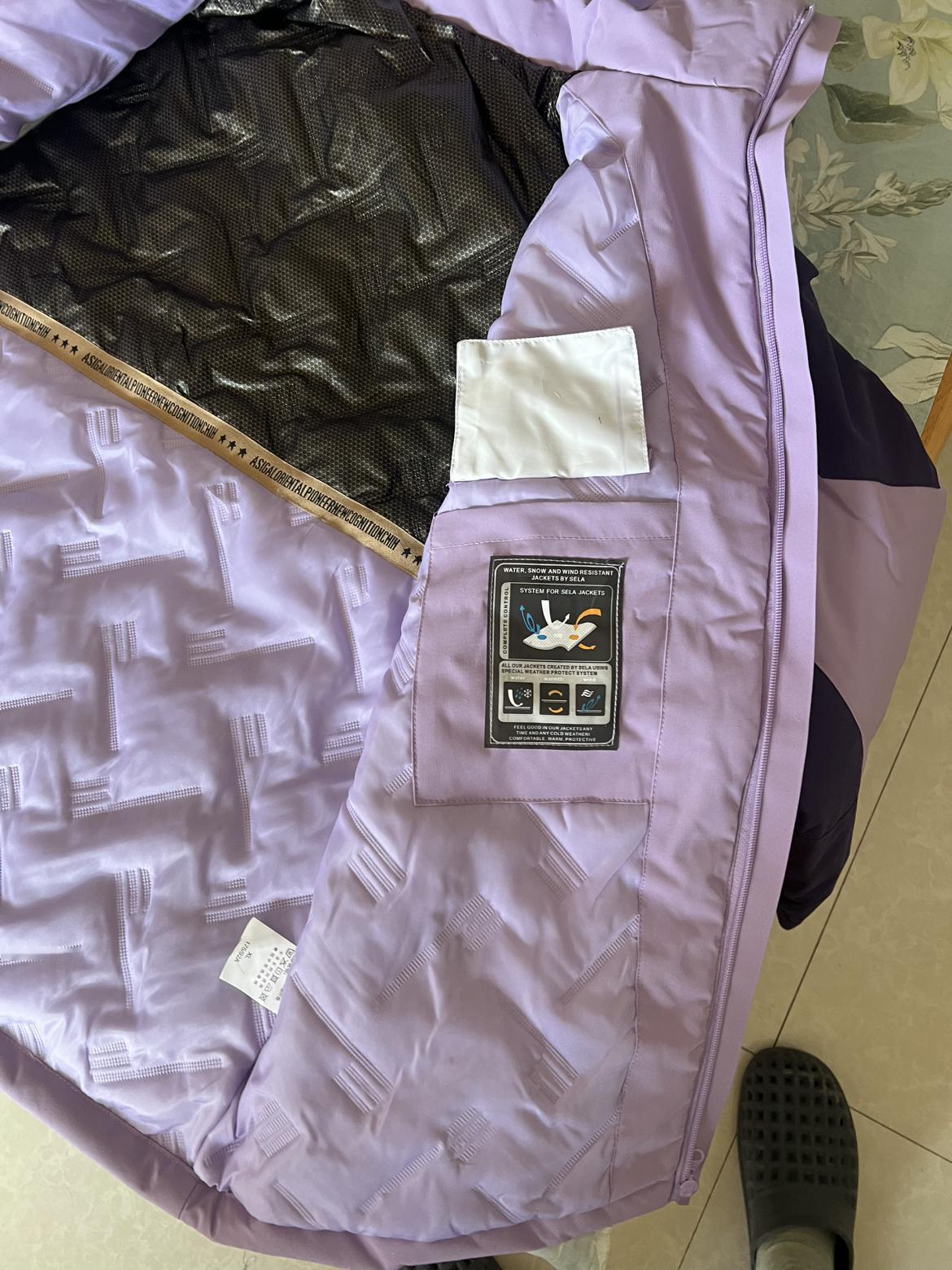 我的今日状态：🐯虎虎生威
我这里的天气：☀️晴天
44块钱能买到这样的冲锋衣，