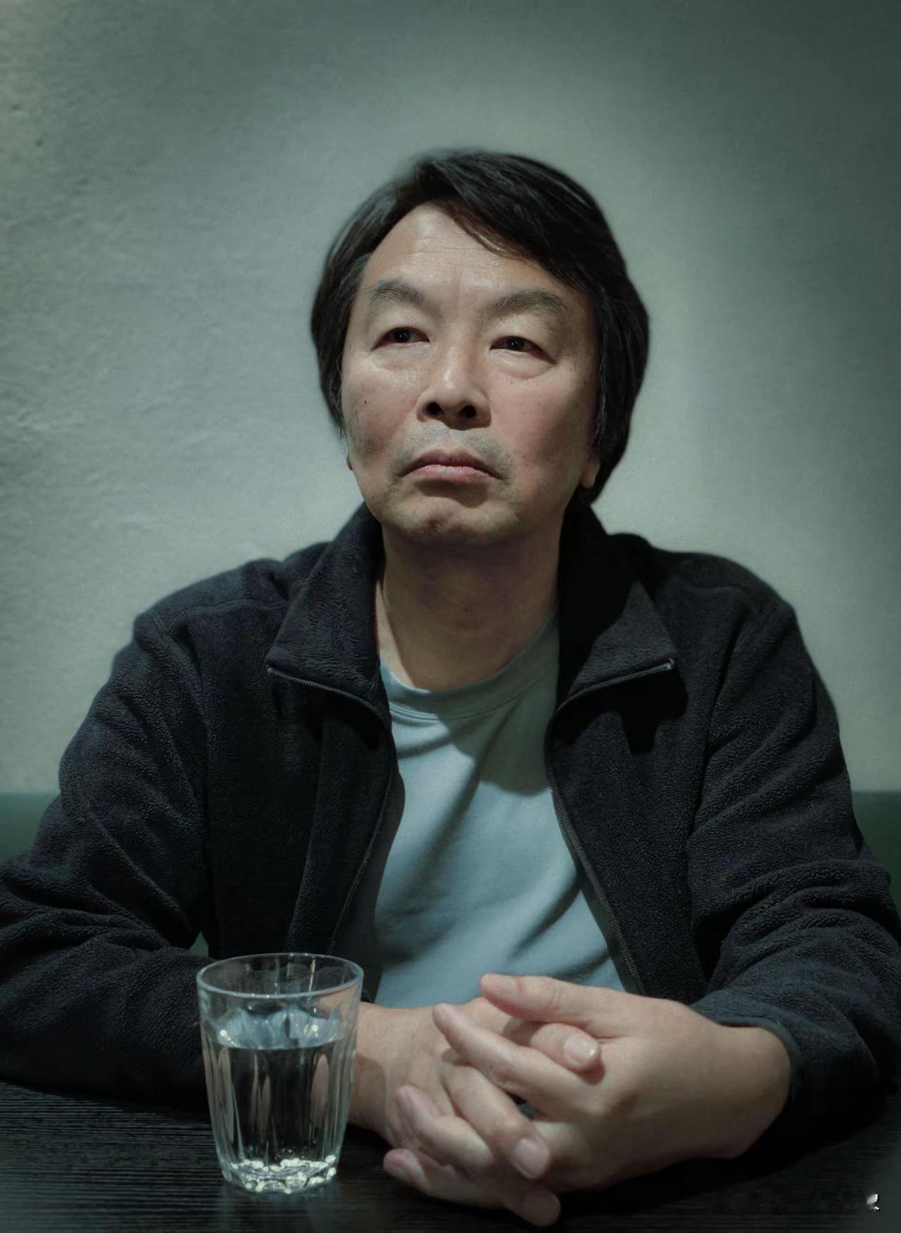 当代文坛“乡土+都市现实”双赛道标杆作家 刘震云完整介绍
 
一、生平履历
刘震