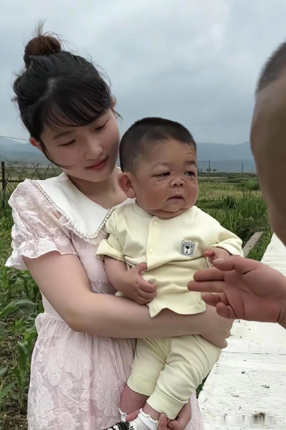 我要是男的，可不找这样的媳妇。

刷到一个21岁女孩照顾25岁残疾哥哥的，她要求