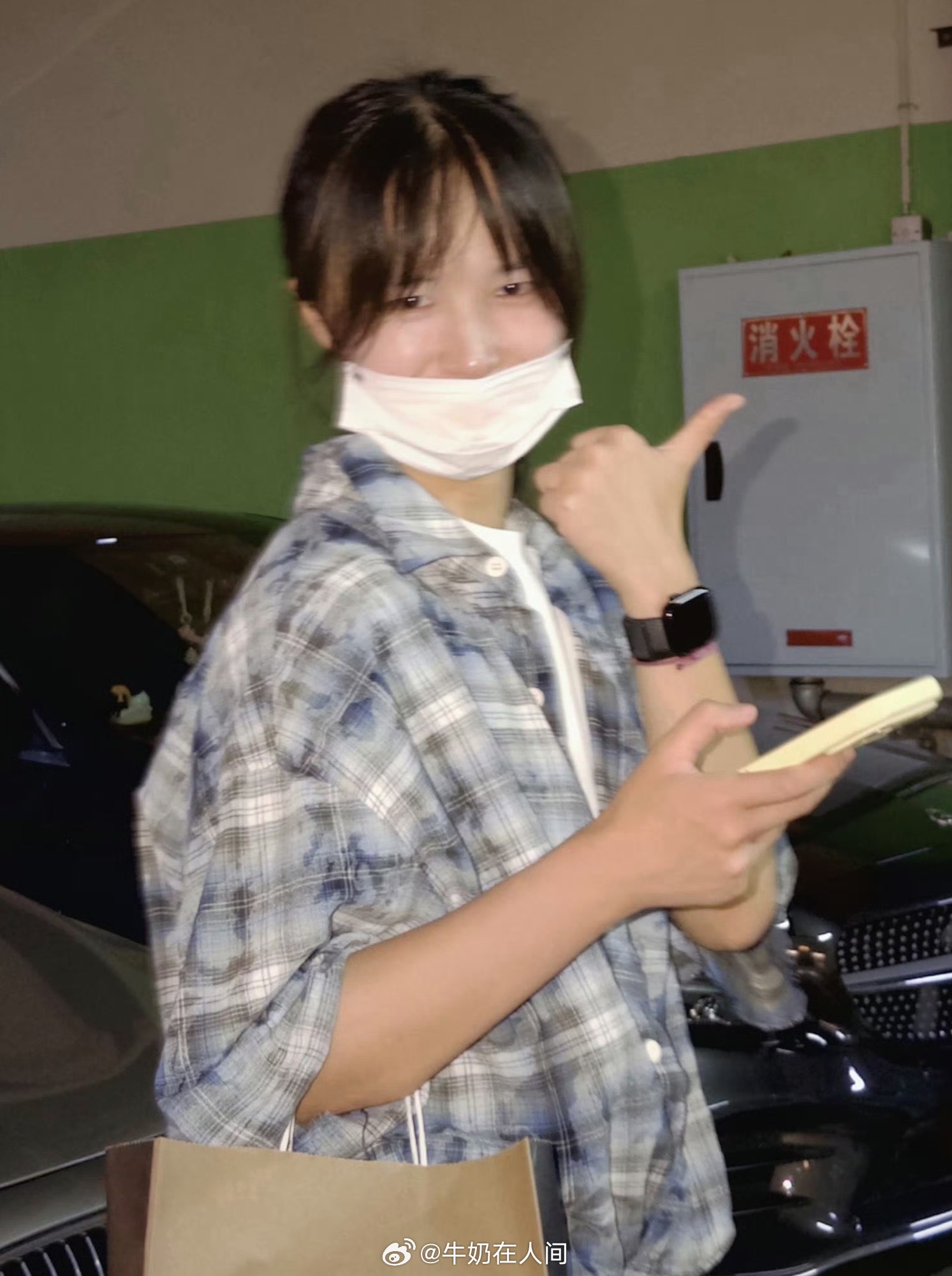我想 有的时候 人们承认自己的不足 好像也不是一件坏事 我们总是想在每件事情做得