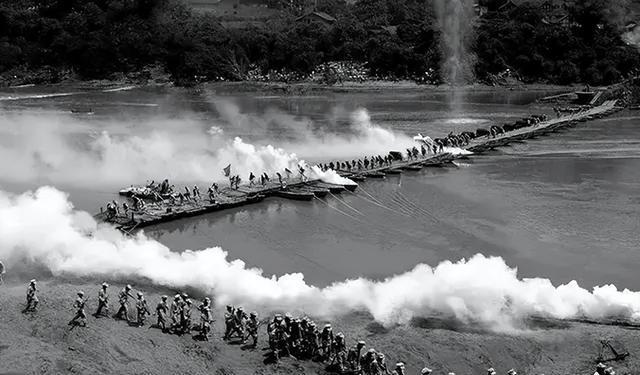 八路军成立，毛主席得知罗炳辉职务，勃然大怒：这是欺负老实人

罗炳辉，这位从奴隶