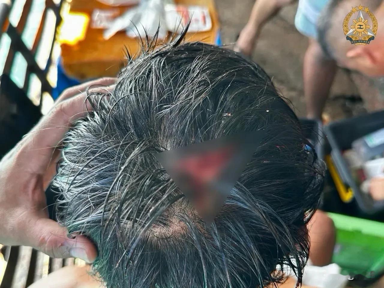 猴菲，叫你皮，叫你惹事生非，叫你上蹿下跳的，不给你一棒子，你都不知道疼！
时不时
