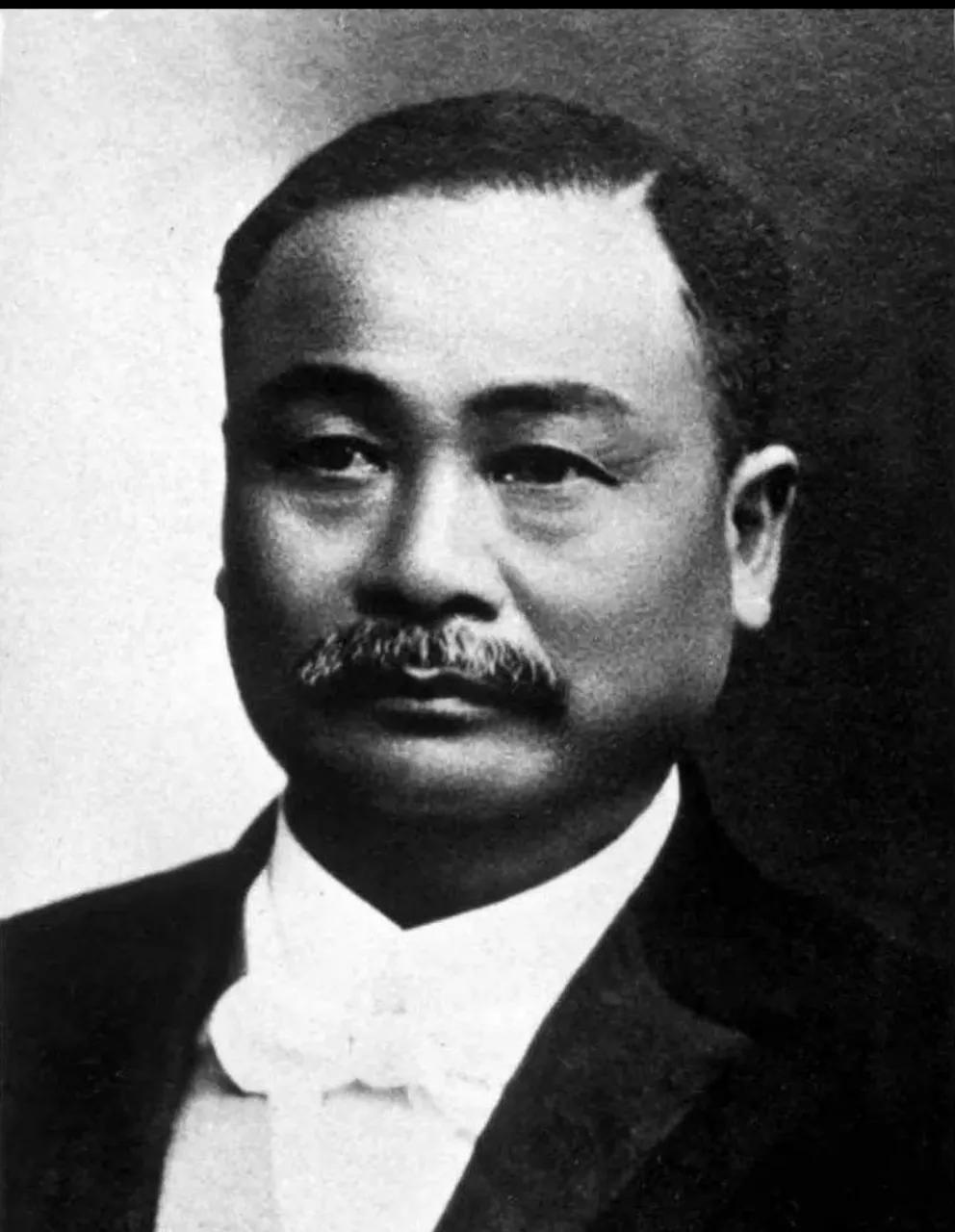 1919年4月24日，‌中国“铁路之父”—詹天佑‌因腹疾严重、心力衰竭在‌汉口仁