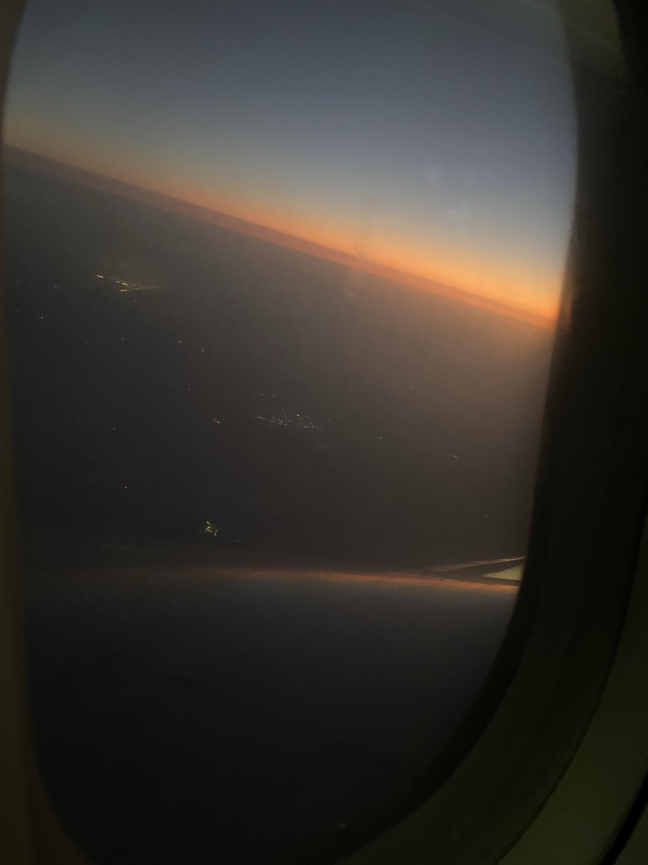 亲爱的 这半年 你非常勇敢 虽然经历很多挫折 却不似以往那般脆弱 随着...