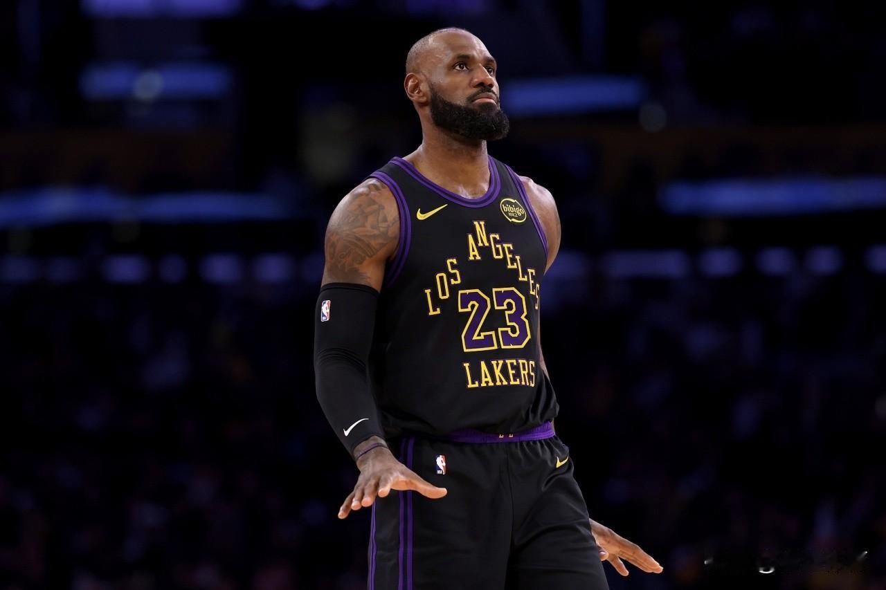 打到现在，本赛季状元得分榜排名，詹姆斯又排进前五了！

1、场均得分超过25分的