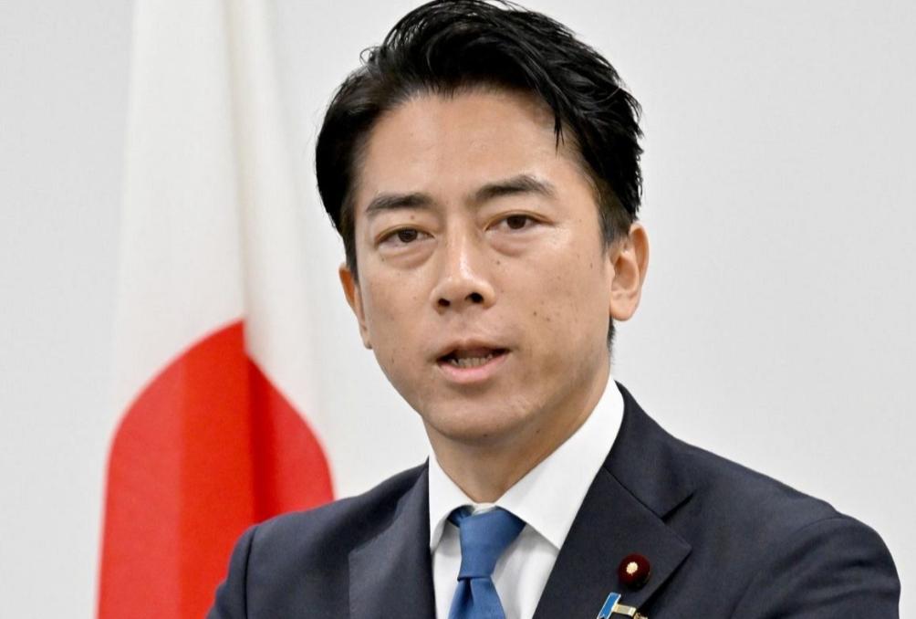 小泉进次郎这手玩得挺阴。

自己发了一篇长文，说要去北约峰会，重点就一个——针对