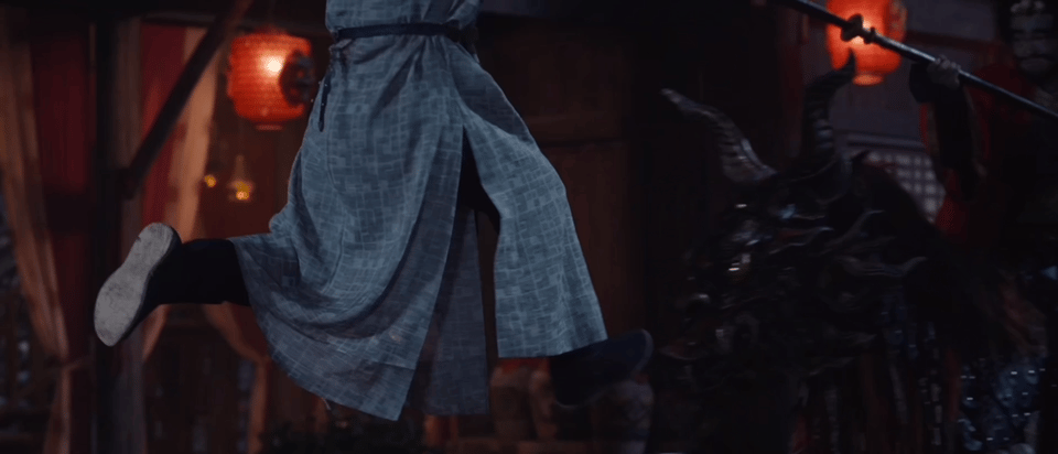 #唐诡西行 孙悟空大战牛魔王#这梦幻联动真的是绝了，卢凌风的武艺真的是太高超了，