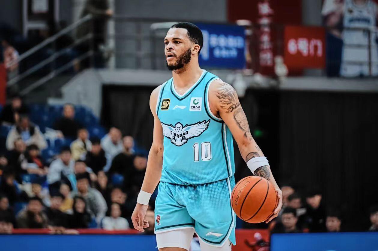 威瑟斯庞伤停一周，青岛火速签救火外援，广厦最后夺冠拼图到位
昨晚青岛惨败北京，八