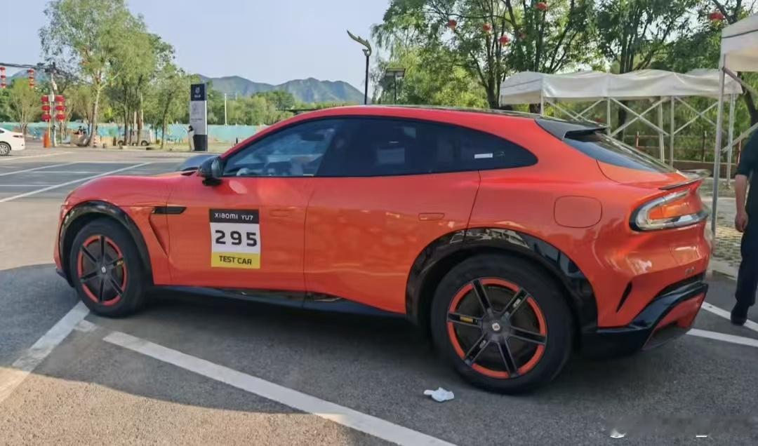 熔岩橙小米 YU7 实车 VS 熔云橙 小鹏 G6 🌚 ​​​