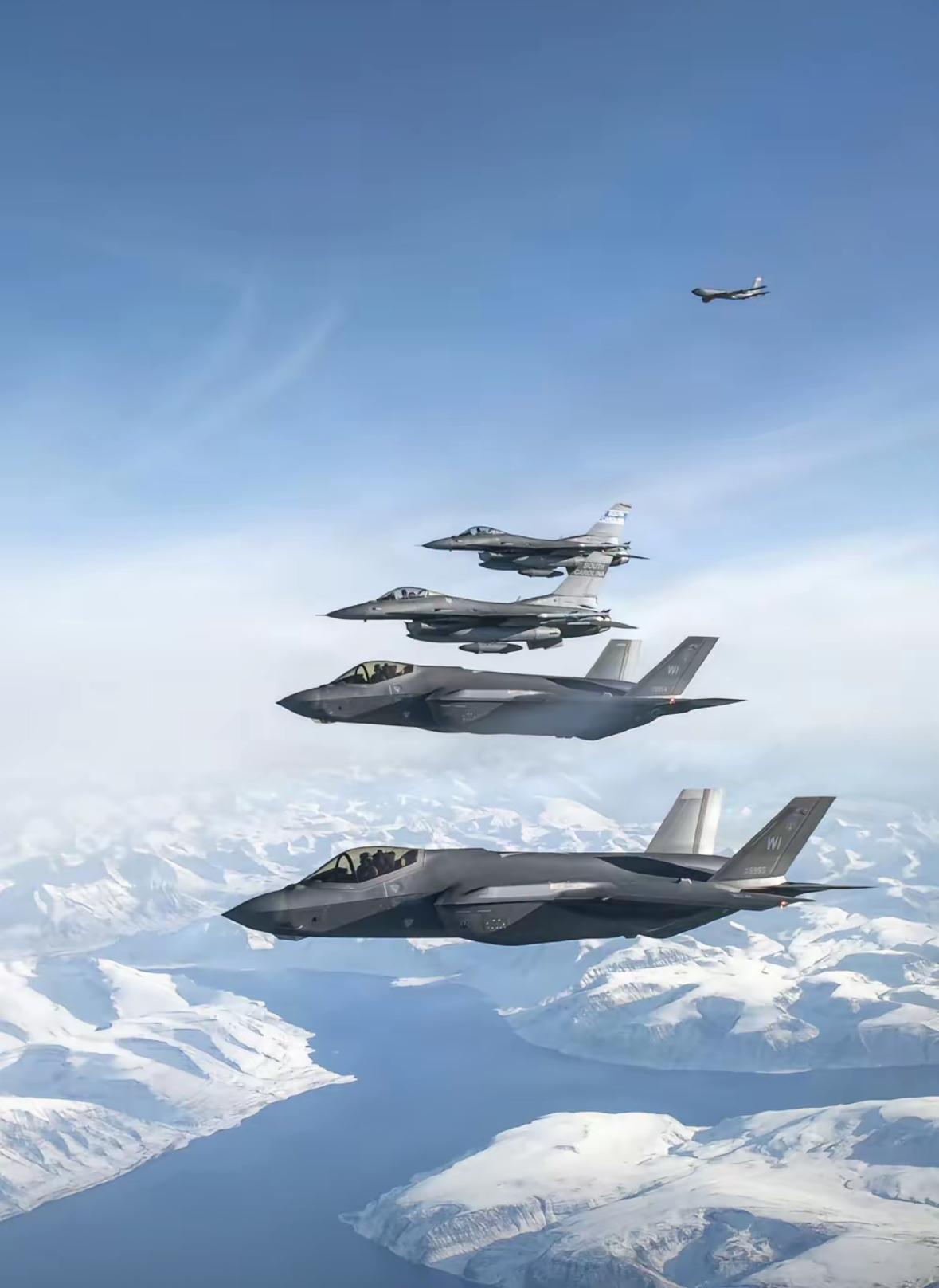 突发消息！美国空军在数小时内出现大规模调动，6架预警机被部署到欧洲、40架军机部