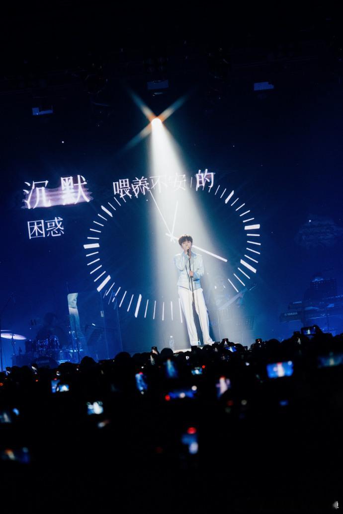 蒋敦豪巡演长沙站plog  蒋敦豪昨天跟大家学了一个敦敦坨  看到蒋敦豪昨日长沙