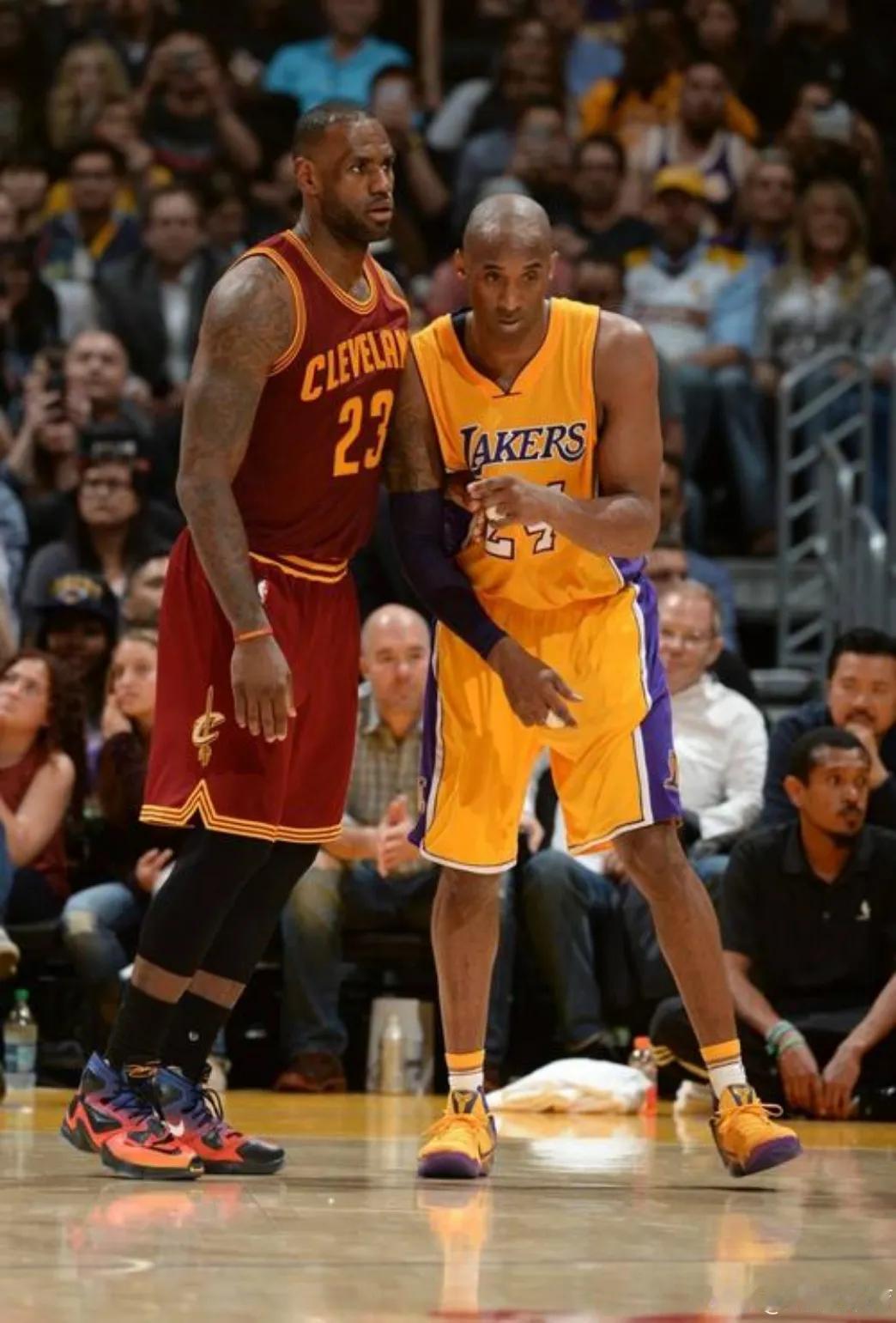 #科比和詹姆斯最大的区别是什么呢?#
科比和詹姆斯有最大区别主要有三点：

1、