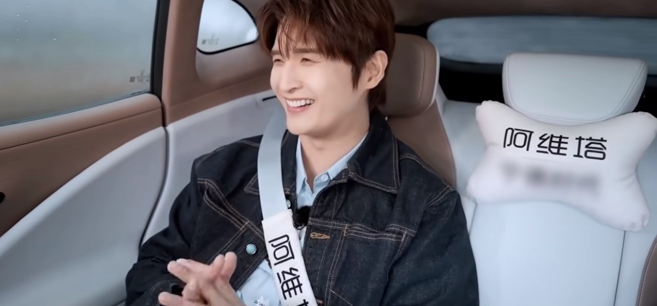 张远曝苏醒逼大家让他当队长张远说苏醒发微博“逼”大家选他当队长，是出于对兄弟的信