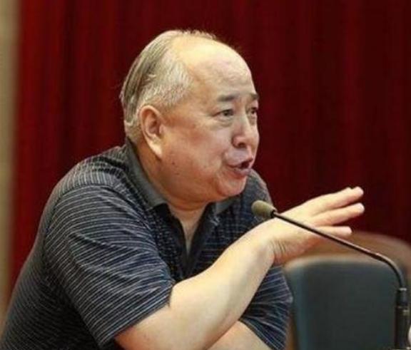 “中美差距有多大？”中国科学院院士姜伯驹语出惊人：“不是别人要卡我们的脖子，而是