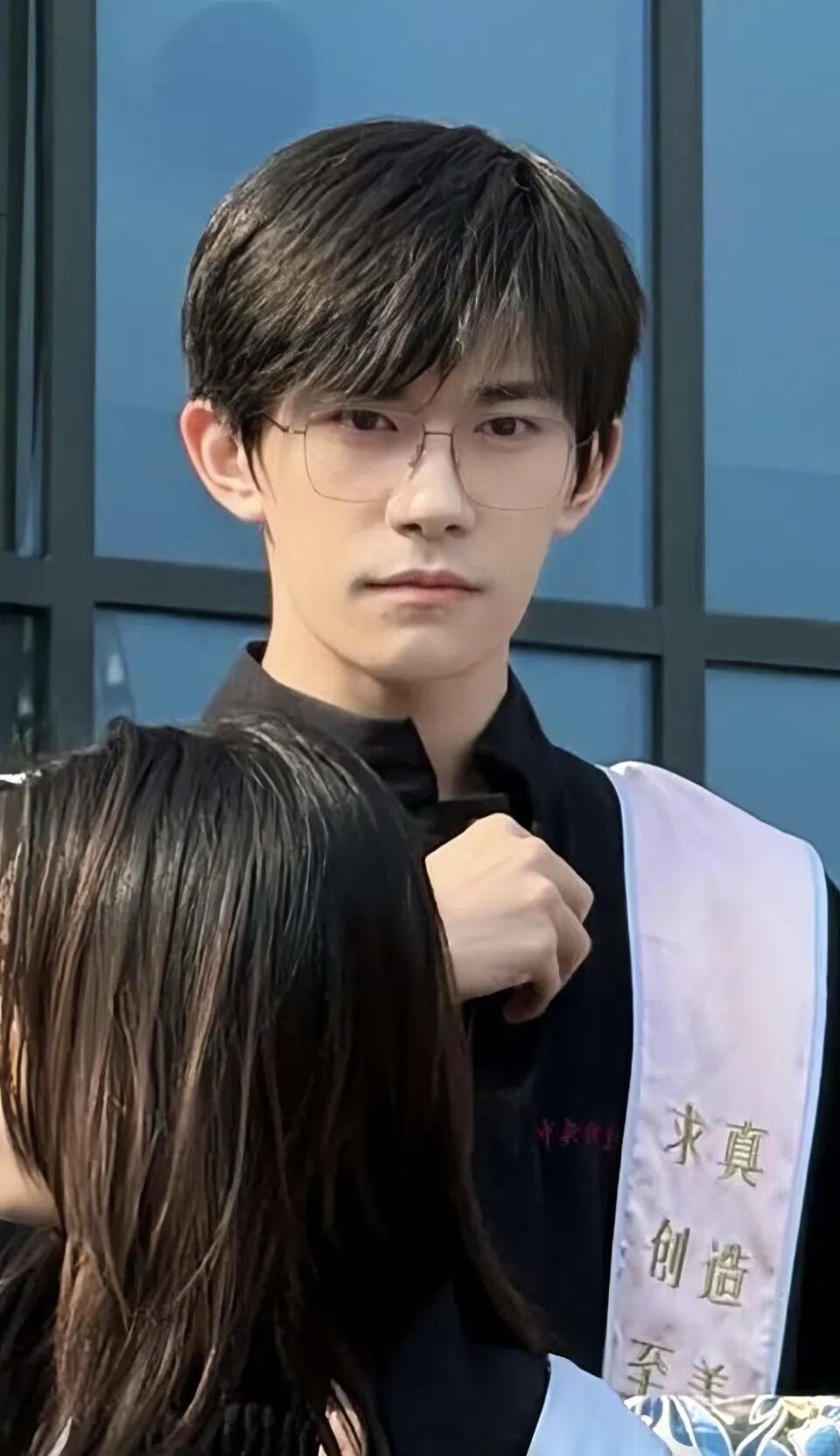 鸟姐肯定喜欢这个温柔大男孩儿✨。