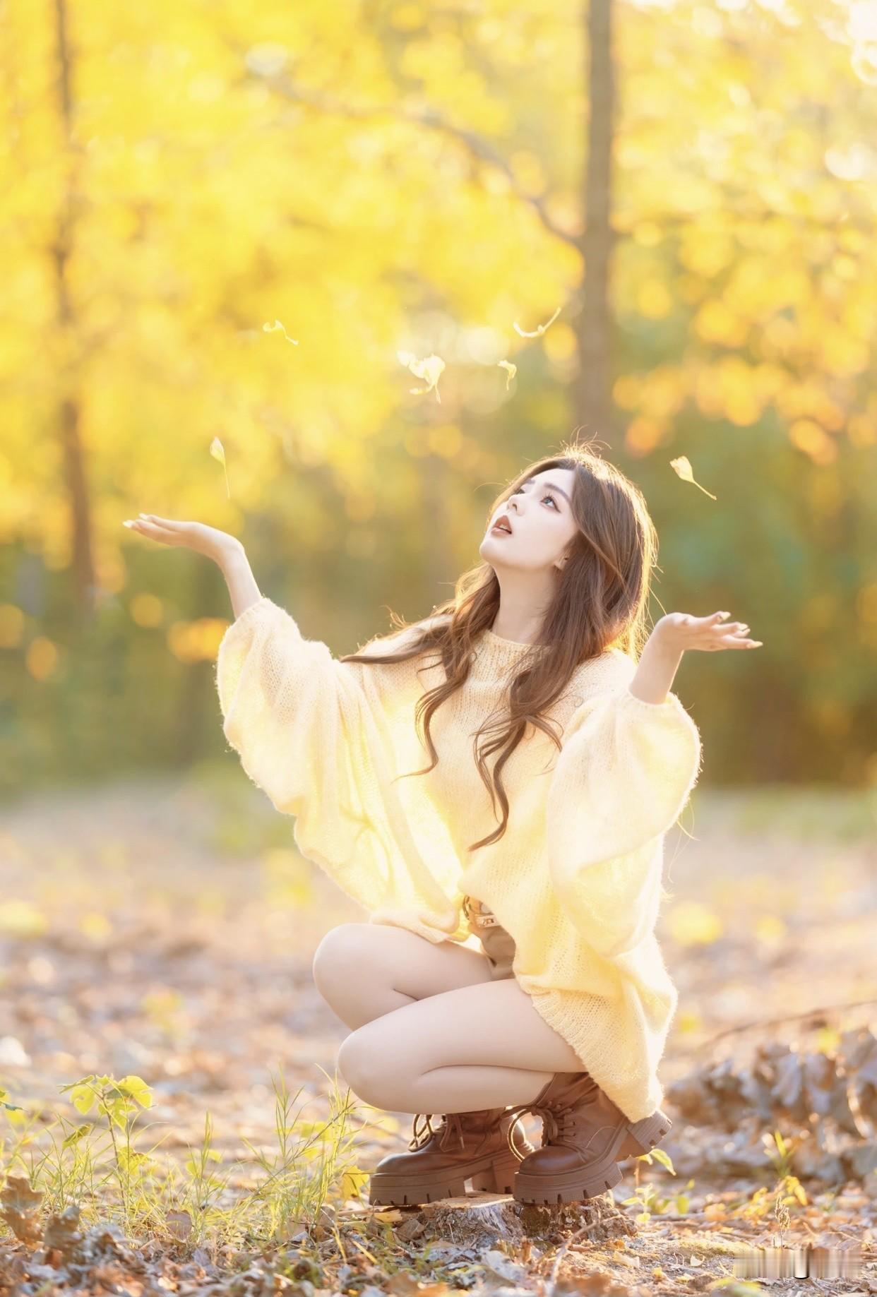 怎样才能把女生拍出清纯的感觉秋叶黄时人未归，独倚枝头思故人。