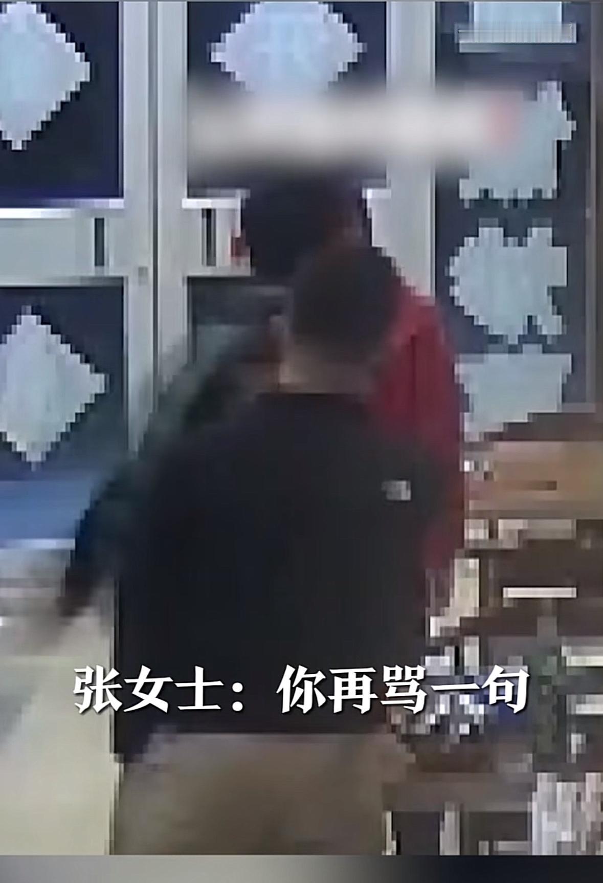 赞，法不能向不法让步！山东淄博饭店女老板张某被男子刘某殴打，因为她用酒瓶砸了刘某