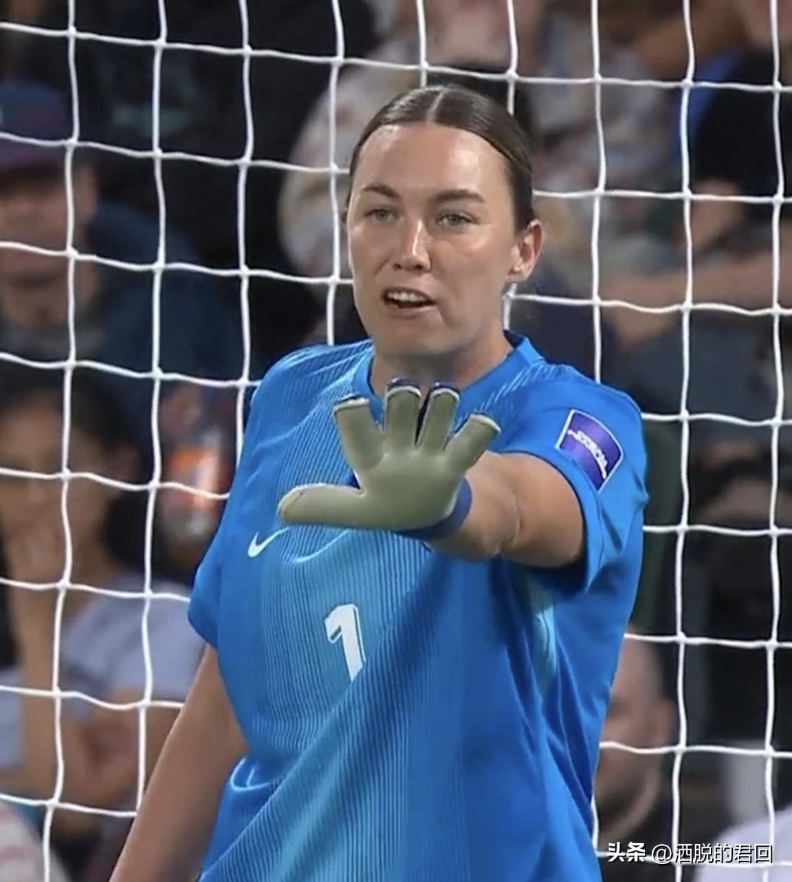 澳大利亚队的运气实在太好了。
北京时间昨天下午17时，
女足亚洲杯淘汰赛首轮比赛