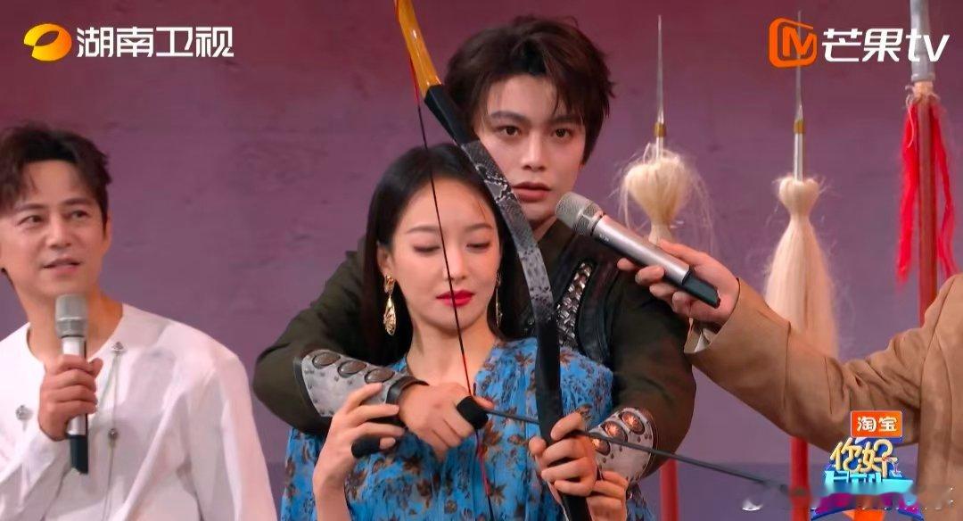 丁禹兮射箭动作满分成绩零分你好星期六 家人们谁懂啊！丁禹兮嘴摘指套超帅，结果脱靶