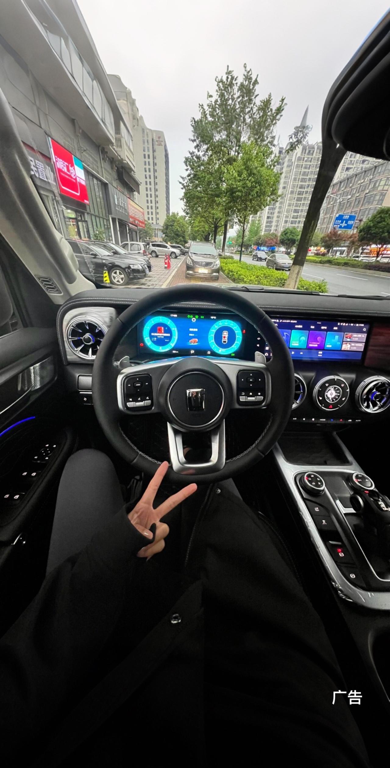 坦克300真的太帅了，买不起租的起，成年人爱的大玩具租车 春节不打烊 性价比