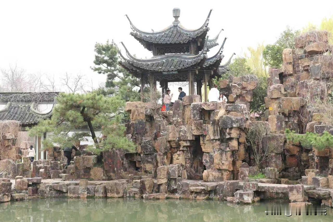 黄昏恋中的尴尬（三十九）

黄大哥找了一个比他小十几岁的女士，认识两天就见面了，