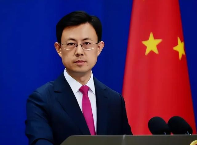 公海上直接开炮打商船，再派特种兵索降登船，把整船人和货一锅端。

这种以前只能在