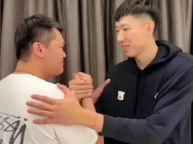 周琦加盟，可以看出广东的深谋远虑

1，从近的说，周琦一强点，带动全队夺冠
2，