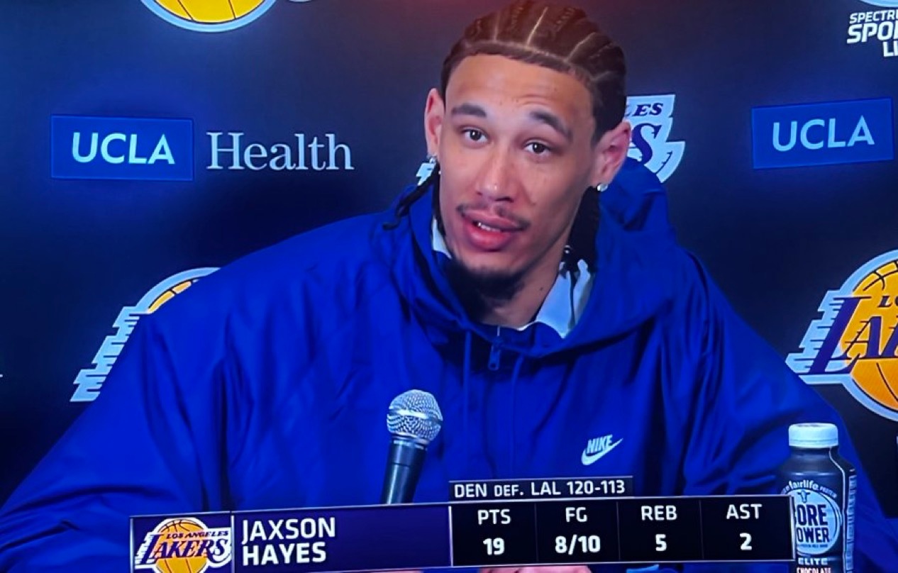 海斯称约基奇是“目前世界上最好的球员”。 