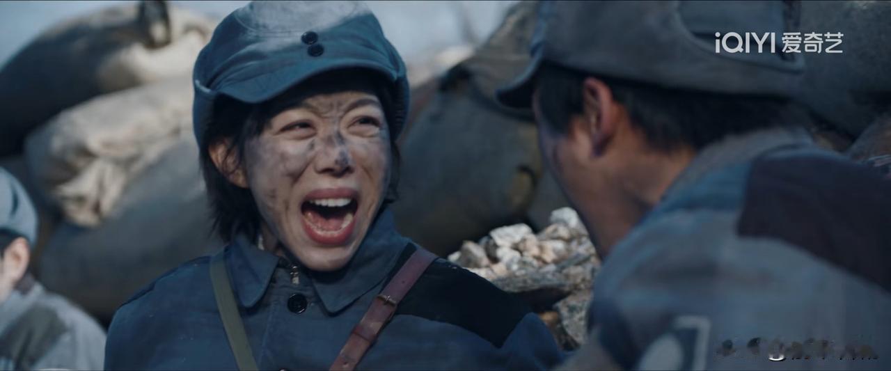 《小城良方》第17-18集预告，艾辰大老远过来，小粉毛白天带着她拍抗战大片，晚上