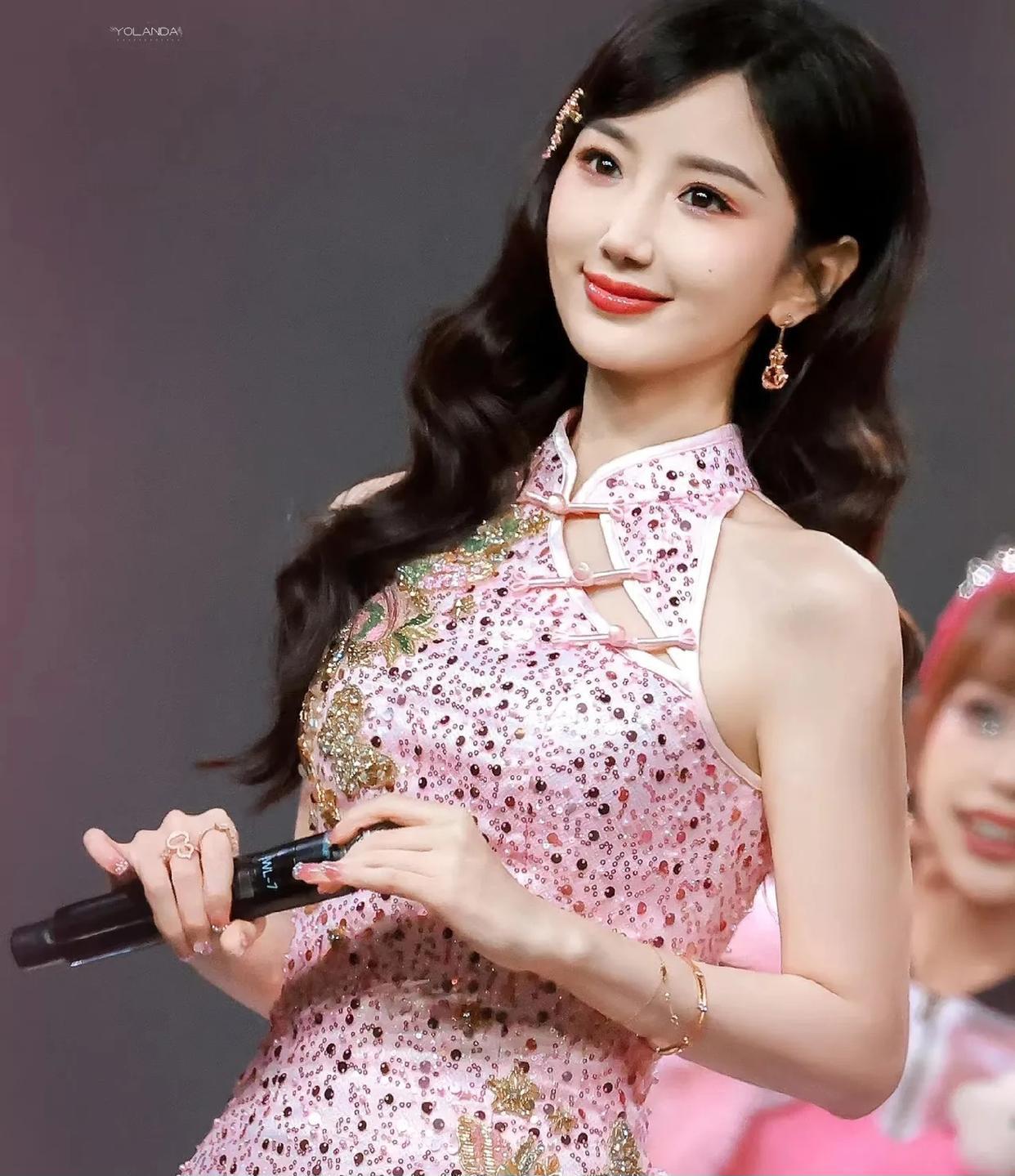 应该很难结婚了，
不是她长的不好看，也不是没人馋她身子，而是，自从她和陈翔分手后