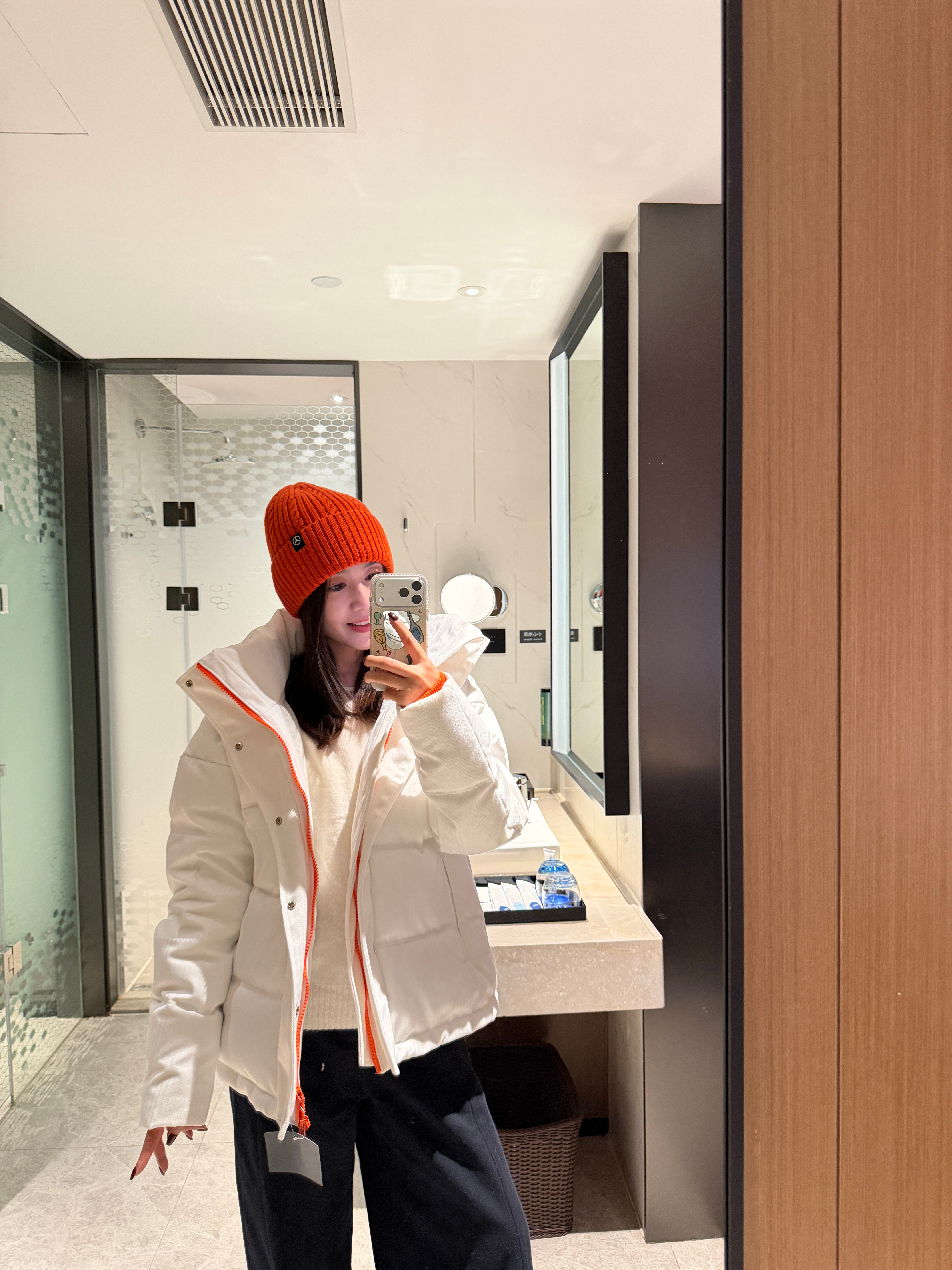 奔驰冰雪提供的这身装备怎么样？之前没尝试这种颜色的帽子 呼伦贝尔