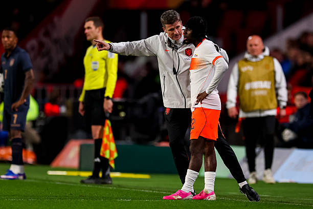 戈斯特：弗林蓬中场休息时换下加克波，然而仅登场 13 分钟后，科曼便被迫再次将他