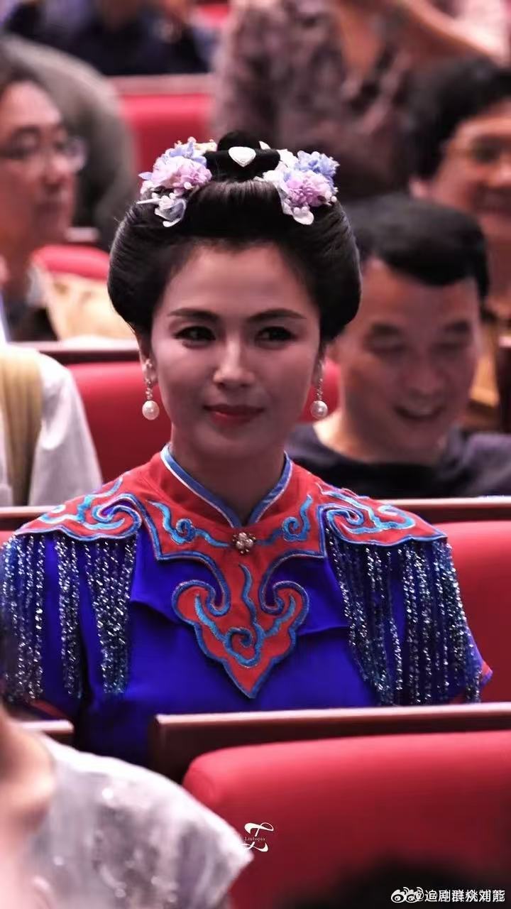 刘涛去看舞剧妈祖 偶遇刘涛看舞剧妈祖 跨越时空的浪漫！刘涛观看舞剧《妈祖》，荧幕