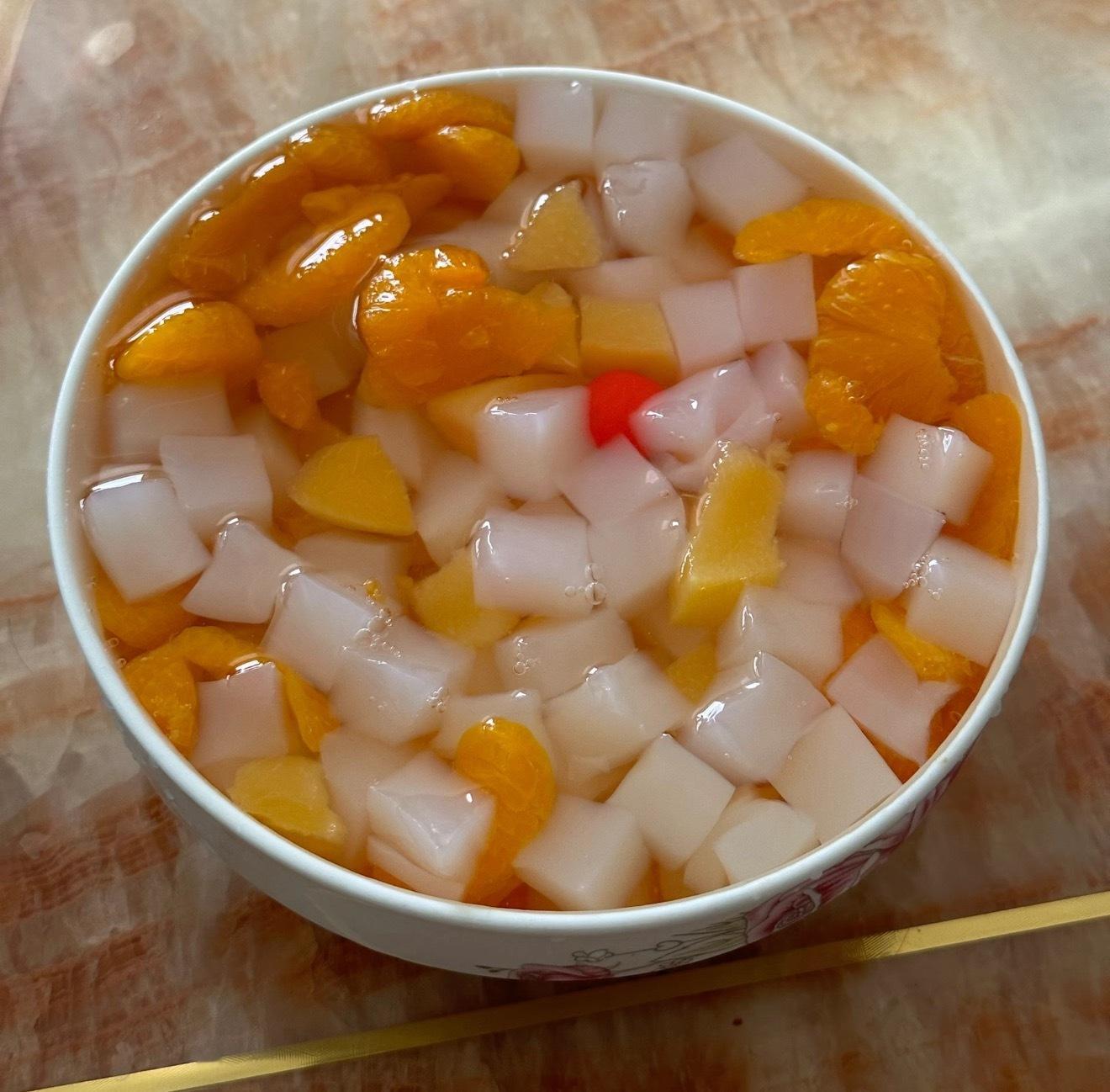 两种水果很适合做熟了吃，行，一会就出门买瓶什锦水果罐头，啥水果都有还全是熟的不过