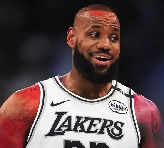 场均20+5+6，他还不走
 
不是合同锁人，是身体先点头。
 
休赛期加练到凌