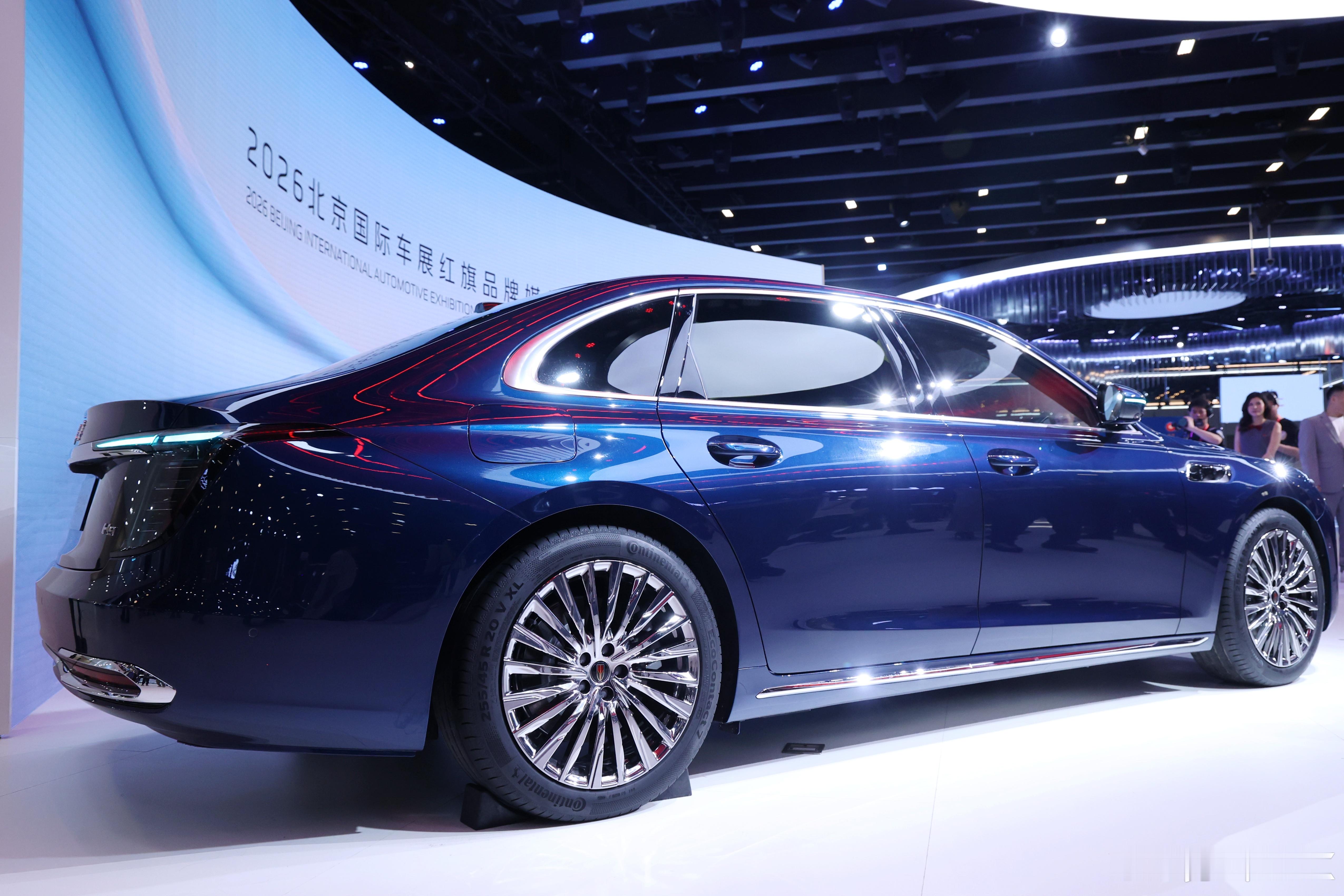 华为乾崑和一汽红旗的深度合作的智能豪华旗舰轿车全新红旗H9来了，北京车展亮实车了