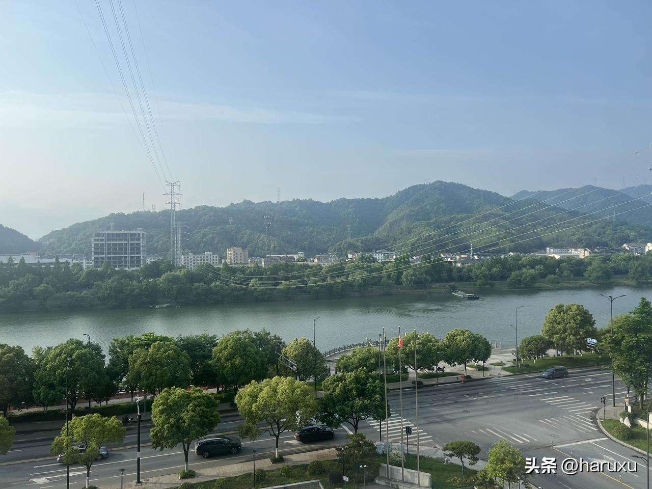 五一出行是需要勇气的，在桐庐整顿一晚，吃个毕浦小笼，继续回大江西的返乡之旅，目测