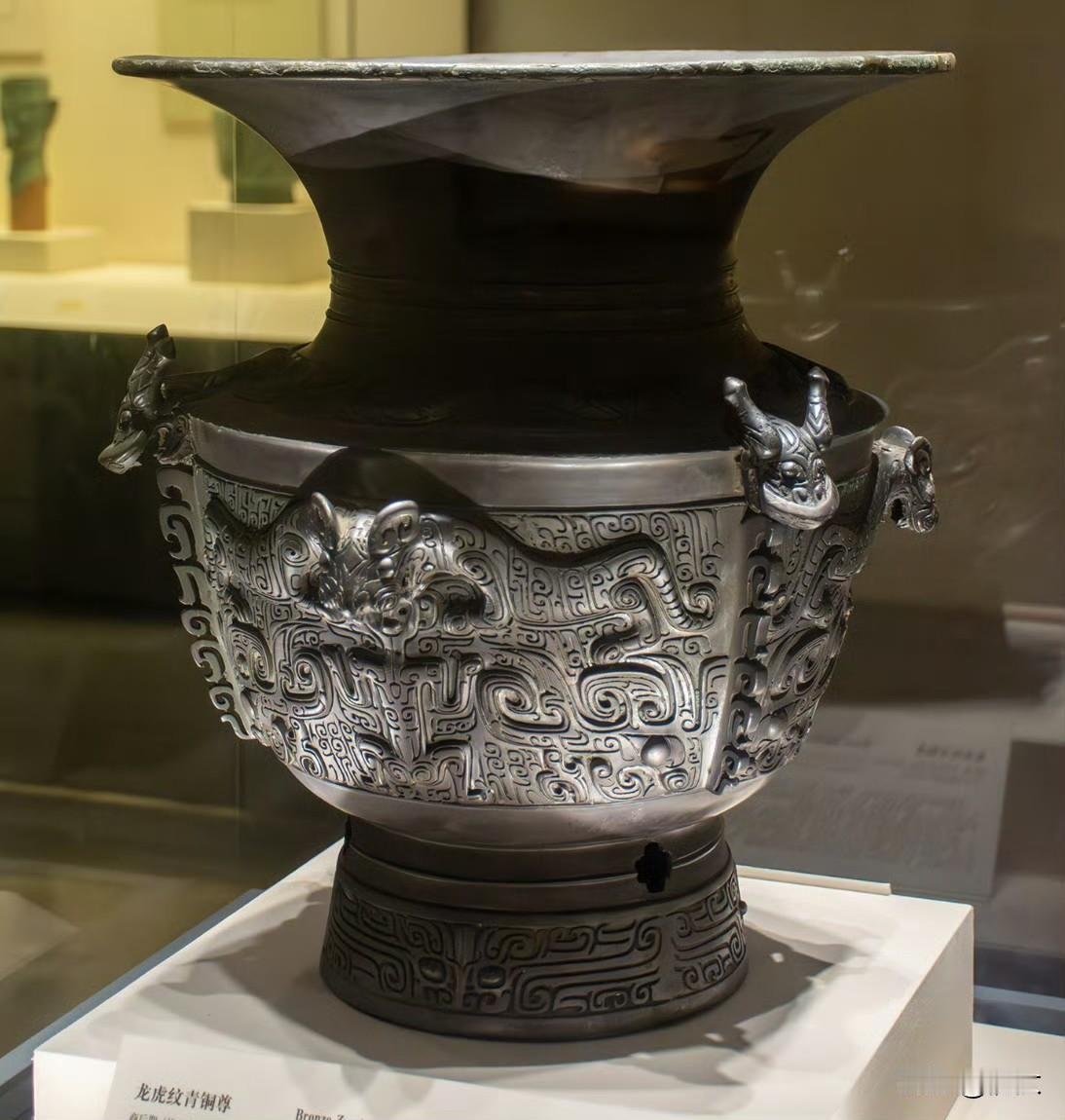 中原大邑商，势力曾抵达淮河。沅汰博物馆 

国博龙虎尊是1957年在安徽阜南月儿