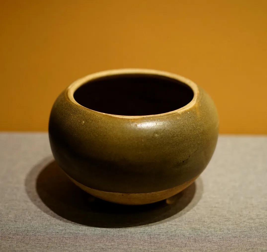 #器物之美茶器# #馆藏陶瓷分享# 


走进北京大运河博物馆细细观赏茶叶末釉瓷
